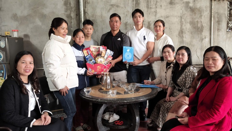 Hội LHPN xã Đoài Phương:
Lan tỏa yêu thương từ chương trình “Mẹ đỡ đầu”
- Ảnh 3.