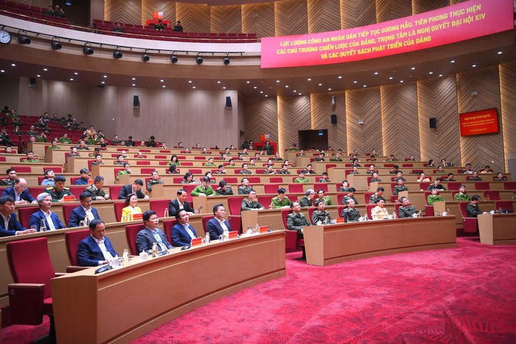 Đảng ủy xã Quảng Bị và các Chi bộ trực thuộc dự Hội nghị toàn quốc nghiên cứu, học tập, quán triệt và triển khai thực hiện Nghị quyết Đại hội XIV của Đảng- Ảnh 11.