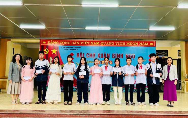 Rộn ràng Hội chợ Xuân Bính Ngọ 2026 tại Trường THCS Phùng Xá- Ảnh 6.