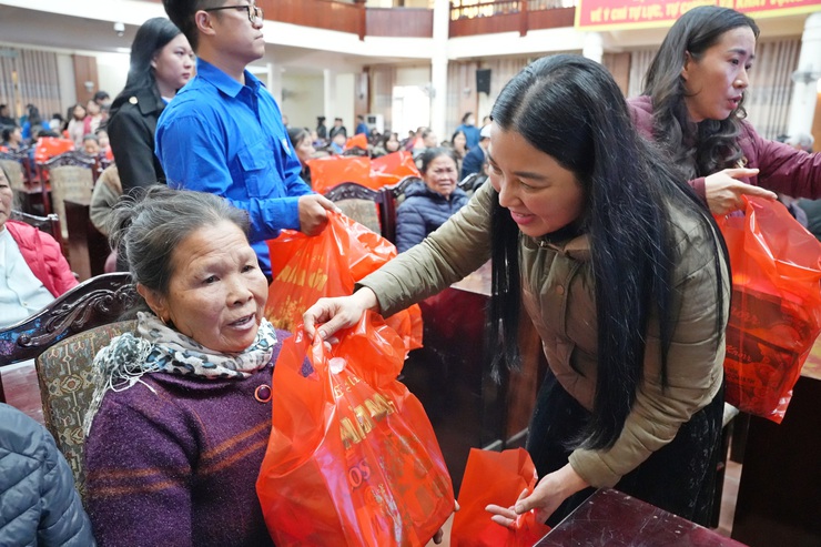 SƠN TÂY ẤM ÁP CHƯƠNG TRÌNH TẾT SUM VẦY “ XUÂN NHÂN ÁI – TẾT SẺ CHIA- Ảnh 1.