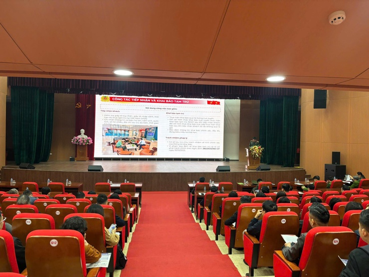 Công an phường Cầu Giấy tổ chức Hội nghị tuyên truyền, phổ biến pháp luật và phối hợp bảo đảm an ninh, trật tự trong các cơ sở lưu trú- Ảnh 1.