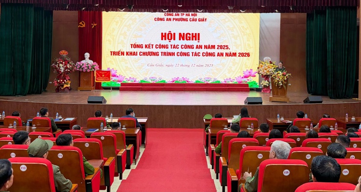 Công an phường Cầu Giấy tổ chức Hội nghị tổng kết công tác Công an năm 2025, triển khai chương trình công tác năm 2026- Ảnh 1.
