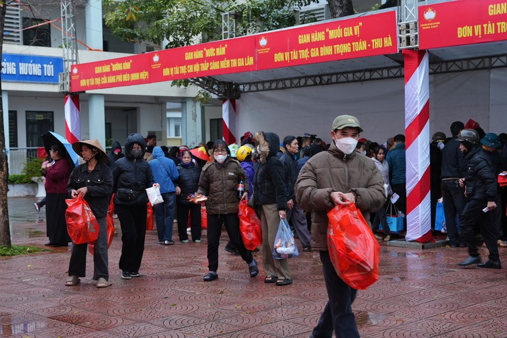 Xã Phù Đổng tổ chức Chương trình “Xuân nhân ái - Tết sum vầy” năm 2026- Ảnh 15.