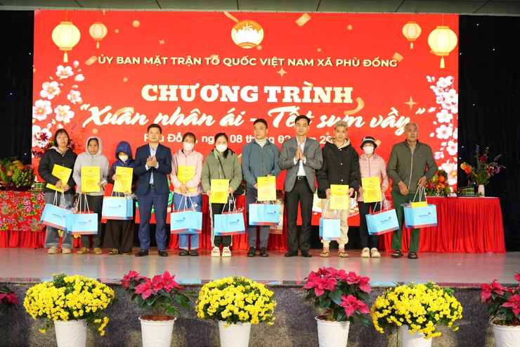 Xã Phù Đổng tổ chức Chương trình “Xuân nhân ái - Tết sum vầy” năm 2026- Ảnh 4.