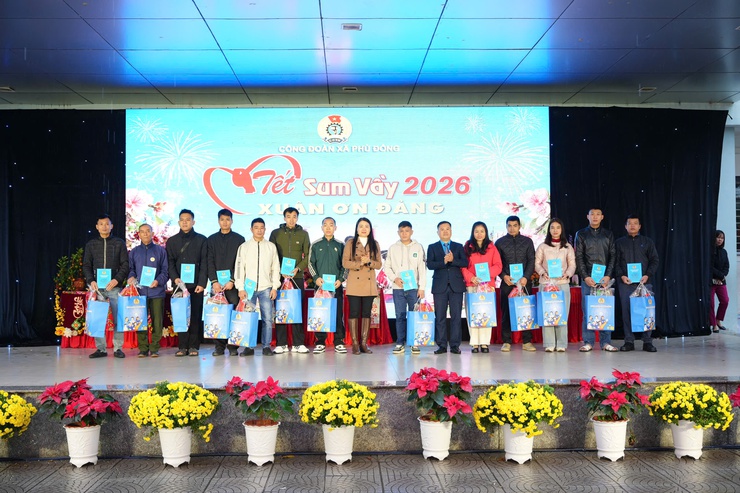 Xã Phù Đổng tổ chức Chương trình “Xuân nhân ái - Tết sum vầy” năm 2026- Ảnh 9.