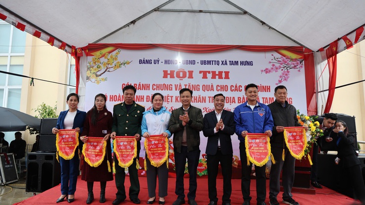 Xã Tam Hưng: Lan toả nghĩa tình chương trình "Tết sum vầy – Xuân yêu thương"- Ảnh 7.