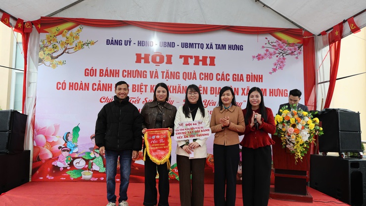 Xã Tam Hưng: Lan toả nghĩa tình chương trình "Tết sum vầy – Xuân yêu thương"- Ảnh 4.