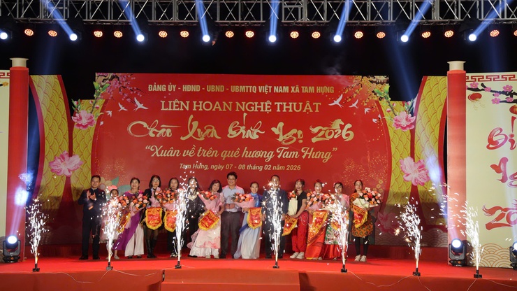  Liên hoan nghệ thuật "Xuân về trên quê hương Tam Hưng"- Ảnh 1.