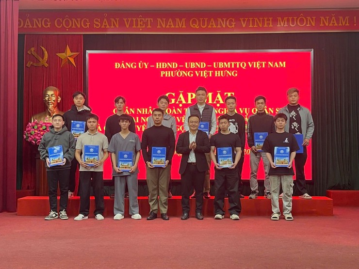 Hội nghị gặp mặt quân nhân xuất ngũ và giao quyết định gọi công dân nhập ngũ năm 2026- Ảnh 8.