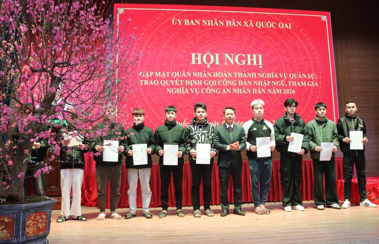 XÃ QUỐC OAI GẶP MẶT QUÂN NHÂN XUẤT NGŨ, TRAO QUYẾT ĐỊNH GỌI CÔNG DÂN NHẬP NGŨ NĂM 2026- Ảnh 5.