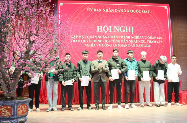 XÃ QUỐC OAI GẶP MẶT QUÂN NHÂN XUẤT NGŨ, TRAO QUYẾT ĐỊNH GỌI CÔNG DÂN NHẬP NGŨ NĂM 2026- Ảnh 6.