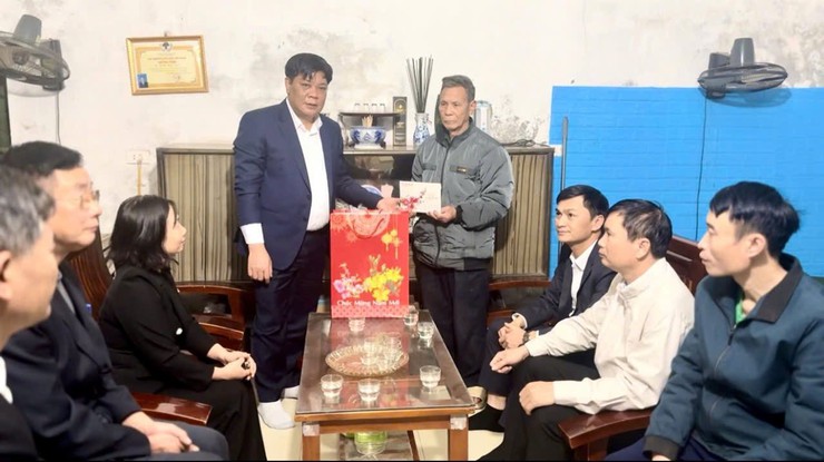XÃ THẠCH THẤT TỔ CHỨC THĂM, TẶNG QUÀ ĐỐI TƯỢNG CHÍNH SÁCH, NGƯỜI CAO TUỔI TRÒN 100 TUỔI NHÂN DỊP TẾT NGUYÊN ĐÁN BÍNH NGỌ 2026 - Ảnh 24.