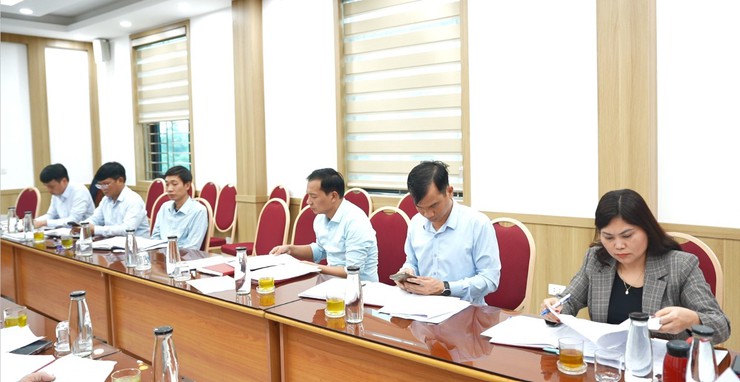 Thường trực Đảng uỷ xã họp, nghe báo cáo một số nội dung trọng tâm - Ảnh 1.