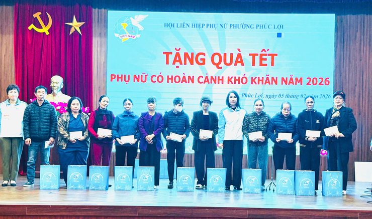 Hội phụ nữ phường Phúc Lợi lan tỏa yêu thương, chăm lo an sinh xã hội nhân dịp Tết Bính Ngọ 2026- Ảnh 1.