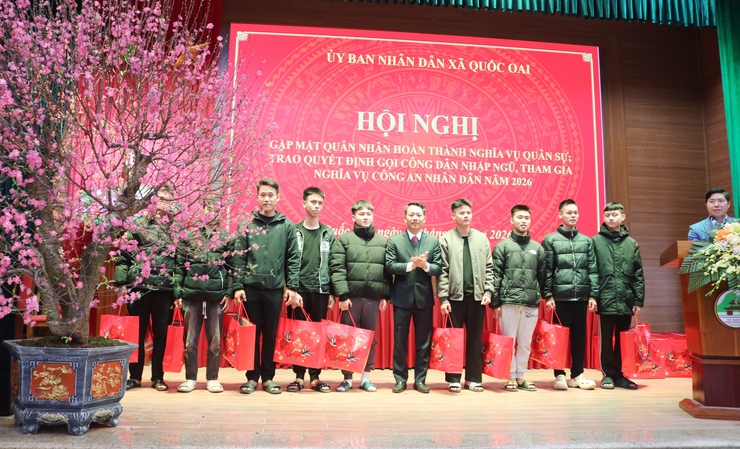 XÃ QUỐC OAI GẶP MẶT QUÂN NHÂN XUẤT NGŨ, TRAO QUYẾT ĐỊNH GỌI CÔNG DÂN NHẬP NGŨ NĂM 2026- Ảnh 11.