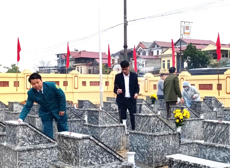 Lãnh đạo xã Nội Bài dâng hương tại Nghĩa trang Liệt sỹ nhân dịp Tết Nguyên đán Bính Ngọ 2026- Ảnh 24.