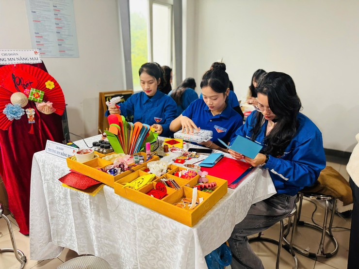 Ngày hội  tuổi trẻ Việt Hưng "Mừng Đảng - Chào Xuân - Đón tết" năm 2026- Ảnh 16.