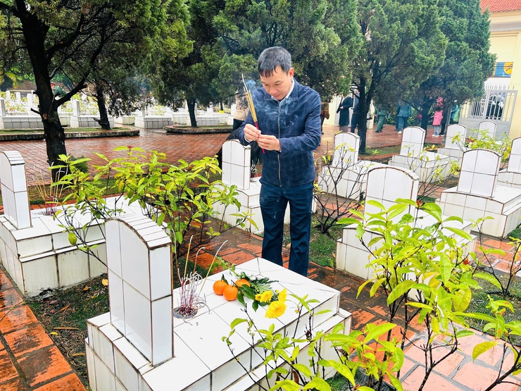 Lãnh đạo xã Nội Bài dâng hương tại Nghĩa trang Liệt sỹ nhân dịp Tết Nguyên đán Bính Ngọ 2026- Ảnh 25.