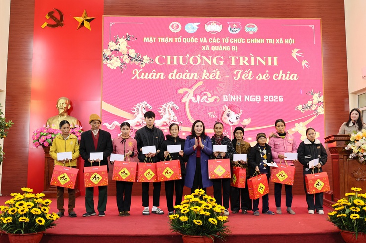 Mặt trận tổ quốc Việt Nam xã Quảng Bị và các tổ chức chính trị xã hội tổ chức Chương trình “Xuân đoàn kết - Tết sẻ chia”- Ảnh 6.