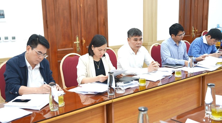 Thường trực Đảng uỷ xã họp, nghe báo cáo một số nội dung trọng tâm - Ảnh 2.