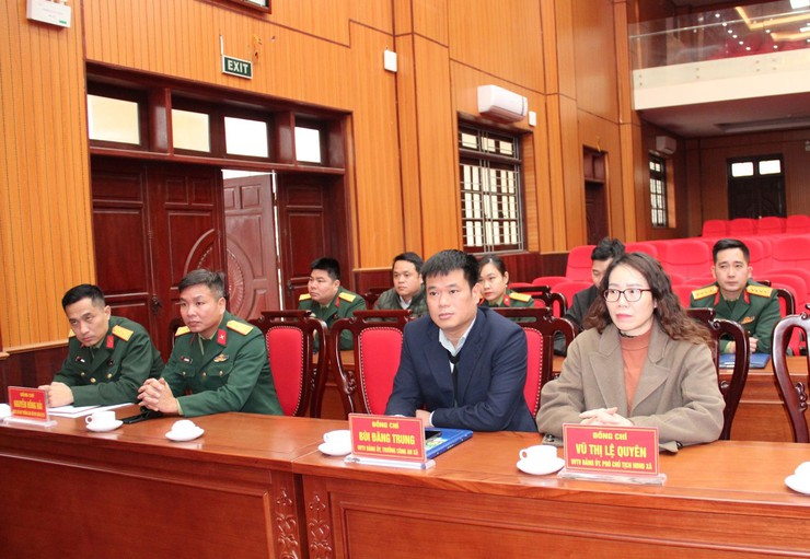 Công bố quyết định công tác cán bộ Ban Chỉ huy Quân sự xã Hòa Lạc- Ảnh 2.