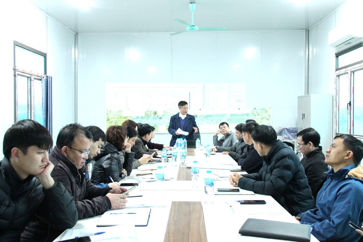 Nước rút còn 6 ngày: Thường trực Đảng ủy xã Hòa Lạc giao ban, khảo sát, chỉ đạo tháo gỡ vướng mắc Dự án Đại lộ Thăng Long kéo dài- Ảnh 1.