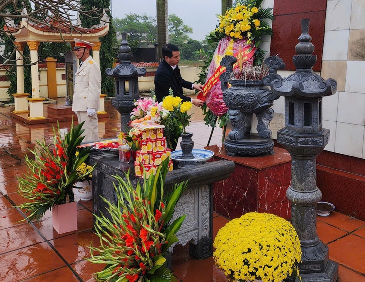 Lãnh đạo xã Nội Bài dâng hương tại Nghĩa trang Liệt sỹ nhân dịp Tết Nguyên đán Bính Ngọ 2026- Ảnh 21.
