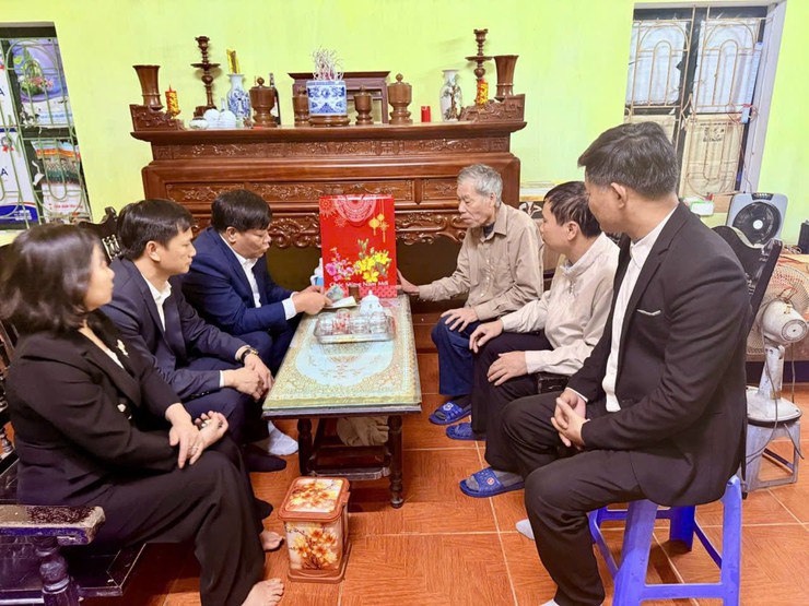 XÃ THẠCH THẤT TỔ CHỨC THĂM, TẶNG QUÀ ĐỐI TƯỢNG CHÍNH SÁCH, NGƯỜI CAO TUỔI TRÒN 100 TUỔI NHÂN DỊP TẾT NGUYÊN ĐÁN BÍNH NGỌ 2026 - Ảnh 22.