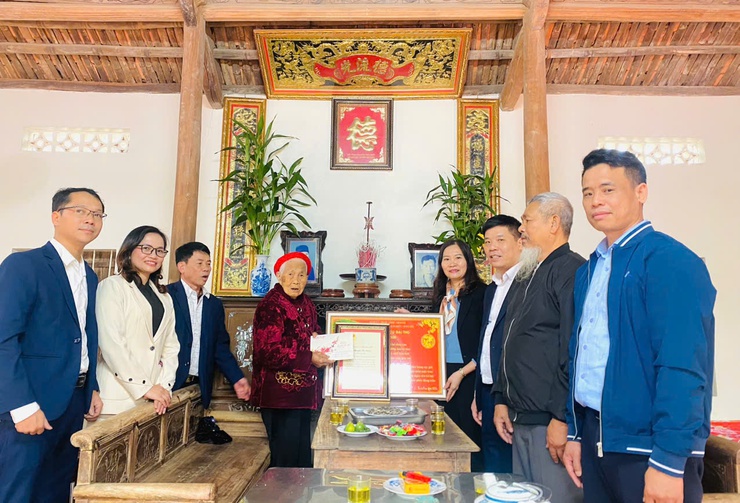 XÃ THẠCH THẤT TỔ CHỨC THĂM, TẶNG QUÀ ĐỐI TƯỢNG CHÍNH SÁCH, NGƯỜI CAO TUỔI TRÒN 100 TUỔI NHÂN DỊP TẾT NGUYÊN ĐÁN BÍNH NGỌ 2026 - Ảnh 26.