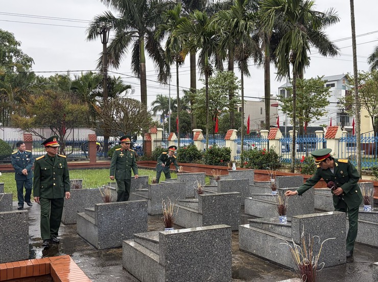 Lãnh đạo xã Nội Bài dâng hương tại Nghĩa trang Liệt sỹ nhân dịp Tết Nguyên đán Bính Ngọ 2026- Ảnh 20.