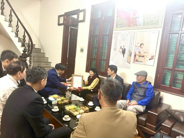 XÃ THẠCH THẤT TỔ CHỨC THĂM, TẶNG QUÀ ĐỐI TƯỢNG CHÍNH SÁCH, NGƯỜI CAO TUỔI TRÒN 100 TUỔI NHÂN DỊP TẾT NGUYÊN ĐÁN BÍNH NGỌ 2026 - Ảnh 20.