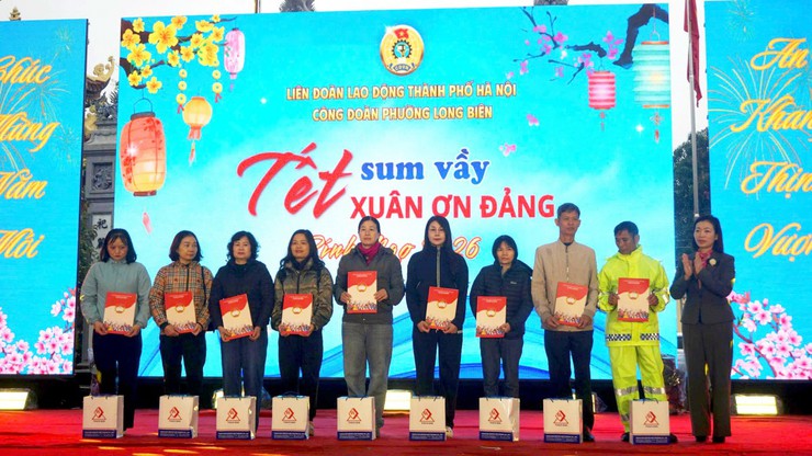 Công đoàn phường Long Biên: Chăm lo thiết thực để đoàn viên, người lao động đón Tết ấm áp, nghĩa tình- Ảnh 5.