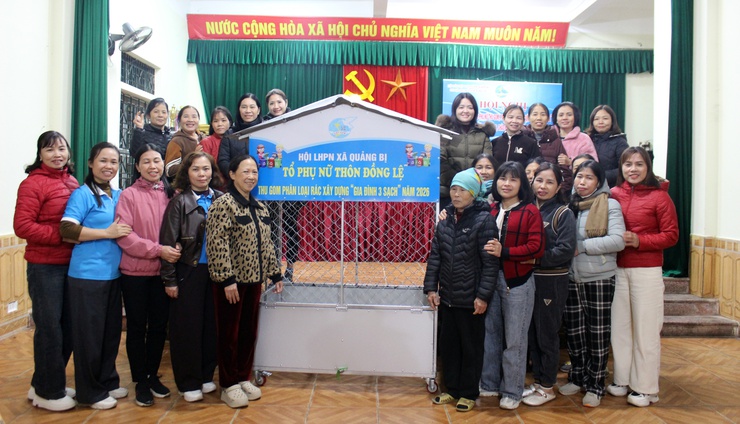 Chi hội Phụ nữ thôn Đồng Lệ ra mắt mô hình “Tổ phụ nữ thu gom, phân loại rác xây dựng gia đình 3 sạch”- Ảnh 5.
