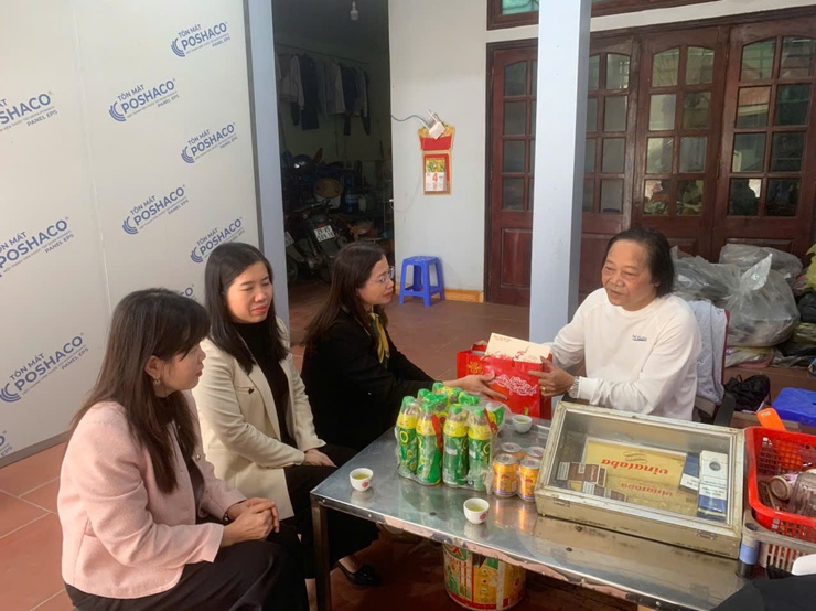 XÃ THẠCH THẤT TỔ CHỨC THĂM, TẶNG QUÀ ĐỐI TƯỢNG CHÍNH SÁCH, NGƯỜI CAO TUỔI TRÒN 100 TUỔI NHÂN DỊP TẾT NGUYÊN ĐÁN BÍNH NGỌ 2026 - Ảnh 12.