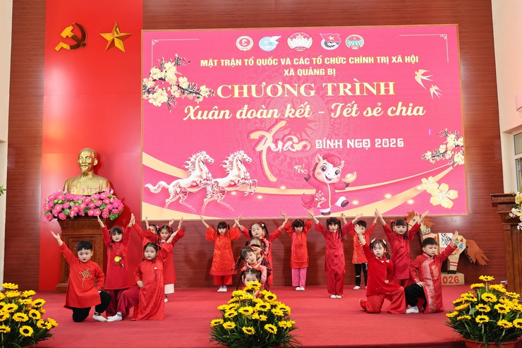 Mặt trận tổ quốc Việt Nam xã Quảng Bị và các tổ chức chính trị xã hội tổ chức Chương trình “Xuân đoàn kết - Tết sẻ chia”- Ảnh 3.