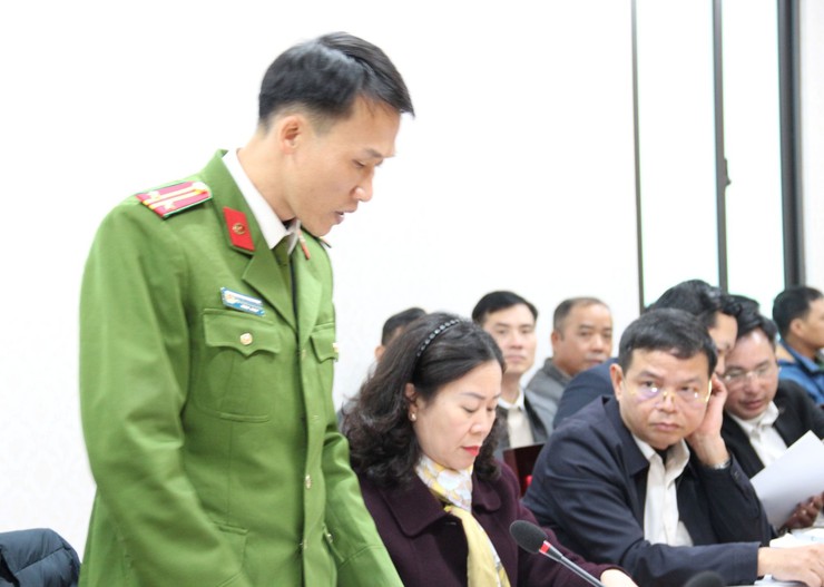 UBND xã Hòa Lạc tổ chức Hội nghị họp bàn, thống nhất phương án xử lý cưỡng chế vi phạm đất đai, trật tự xây dựng thuộc Dự án đầu tư xây dựng tuyến đường cao tốc Đại lộ Thăng Long - Ảnh 6.