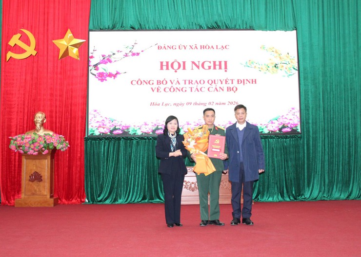 Công bố quyết định công tác cán bộ Ban Chỉ huy Quân sự xã Hòa Lạc- Ảnh 4.