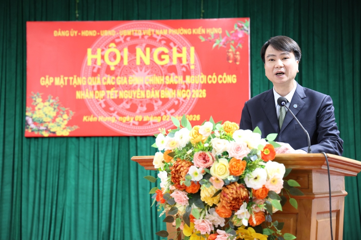 Phường Kiến Hưng gặp mặt, tặng quà tri ân các gia đình chính sách, người có công nhân dịp Tết Bính Ngọ 2026- Ảnh 11.