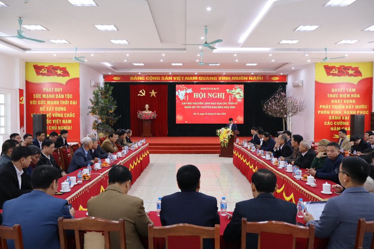 BAN THƯỜNG VỤ ĐẢNG ỦY XÃ BA VÌ TỔ CHỨC HỘI NGHỊ GẶP MẶT CÁC ĐỒNG CHÍ NGUYÊN LÃNH ĐẠO HUYỆN, XÃ NHÂN DỊP TẾT NGUYÊN ĐÁN BÍNH NGỌ 2026- Ảnh 1.