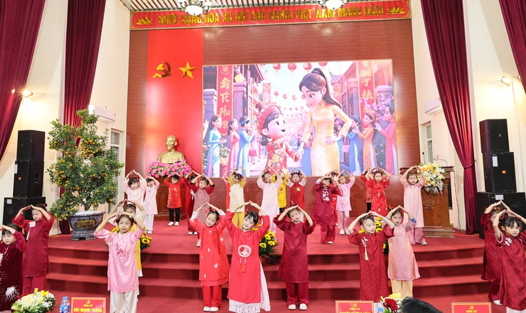 Quảng Bị tổ chức Hội nghị gặp mặt cán bộ hưu trí tiêu biểu nhân dịp Tết Bính Ngọ 2026- Ảnh 1.