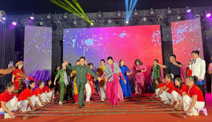 TẾT QUÂN DÂN – XUÂN GẮN KẾT, NGHĨA TÌNH LAN TỎA- Ảnh 2.