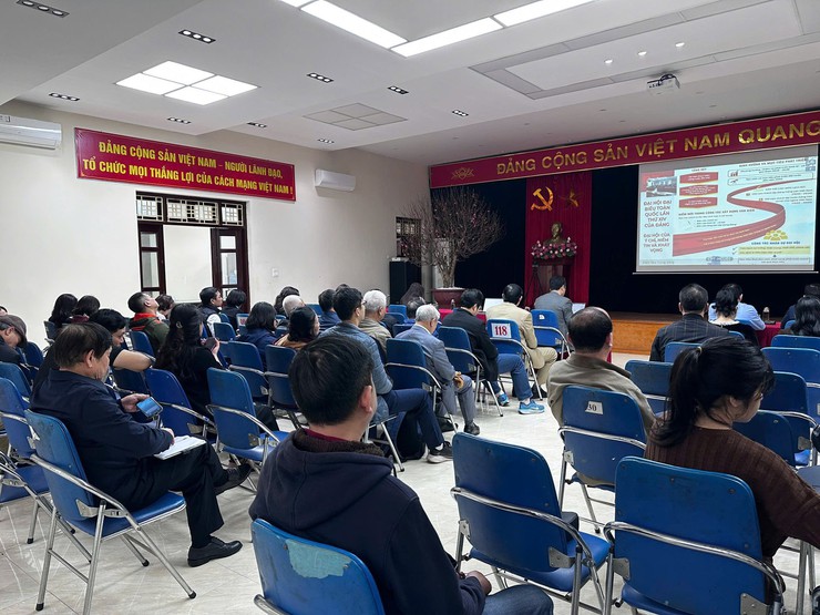 ĐẢNG VIÊN ĐẢNG BỘ PHƯỜNG LÁNG NGHIÊM TÚC, TÍCH CỰC THAM GIA HỘI NGHỊ TOÀN QUỐC NGHIÊN CỨU, HỌC TẬP, QUÁN TRIỆT NGHỊ QUYẾT ĐẠI HỘI ĐẢNG LẦN THỨ XIV- Ảnh 3.