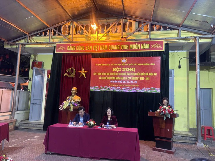 HỘI NGHỊ LẤY KIẾN NHẬN XÉT, TÍN NHIỆM CỬ TRI NƠI CƯ TRÚ ĐỐI VỚI NGƯỜI ỨNG CỬ ĐBQH, ĐẠI BIỂU HĐND CÁC CẤP- Ảnh 9.