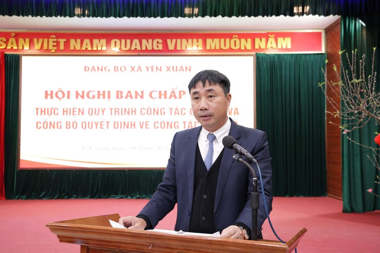 Xã Yên Xuân: Hội nghị công bố và trao quyết định về công tác cán bộ- Ảnh 4.