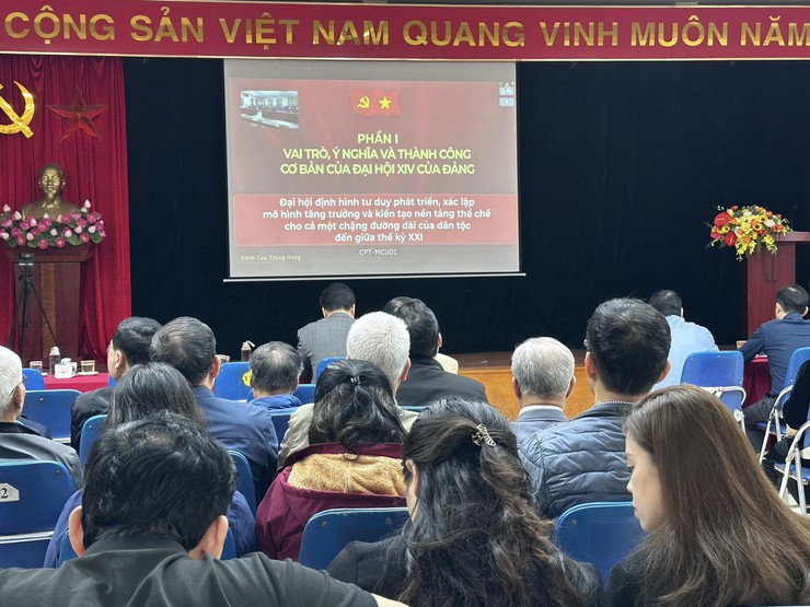 ĐẢNG VIÊN ĐẢNG BỘ PHƯỜNG LÁNG NGHIÊM TÚC, TÍCH CỰC THAM GIA HỘI NGHỊ TOÀN QUỐC NGHIÊN CỨU, HỌC TẬP, QUÁN TRIỆT NGHỊ QUYẾT ĐẠI HỘI ĐẢNG LẦN THỨ XIV- Ảnh 2.