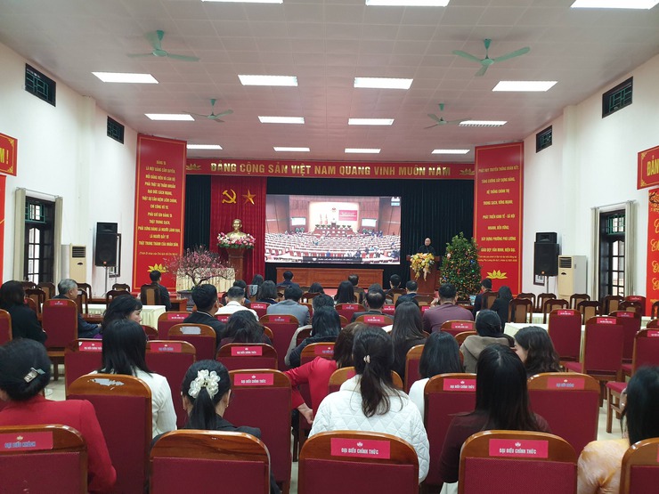 Phường Phú Lương tham dự hội nghị toàn quốc nghiên cứu, học tập, quán triệt và triển khai thực hiện Nghị quyết Đại hội XIV của Đảng- Ảnh 1.