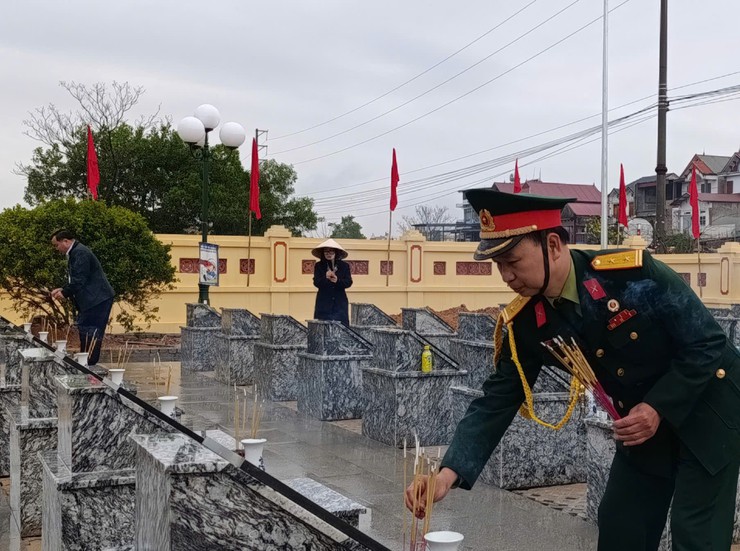 Lãnh đạo xã Nội Bài dâng hương tại Nghĩa trang Liệt sỹ nhân dịp Tết Nguyên đán Bính Ngọ 2026- Ảnh 29.