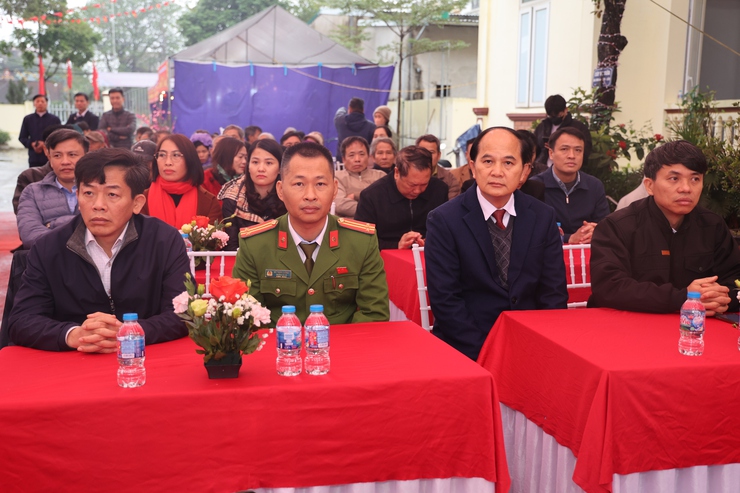 Chương trình "Tết Nhân ái – Xuân yêu thương" mang Tết ấm đến người dân xã Ứng Thiên

- Ảnh 2.