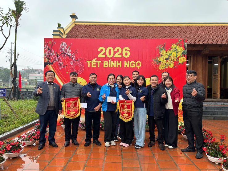 Chương trình "Tết Nhân ái – Xuân yêu thương" mang Tết ấm đến người dân xã Ứng Thiên

- Ảnh 21.