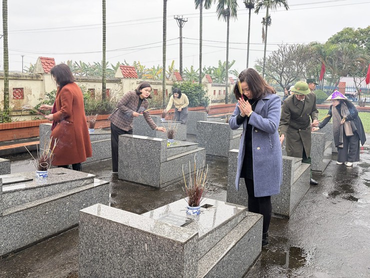 Lãnh đạo xã Nội Bài dâng hương tại Nghĩa trang Liệt sỹ nhân dịp Tết Nguyên đán Bính Ngọ 2026- Ảnh 30.